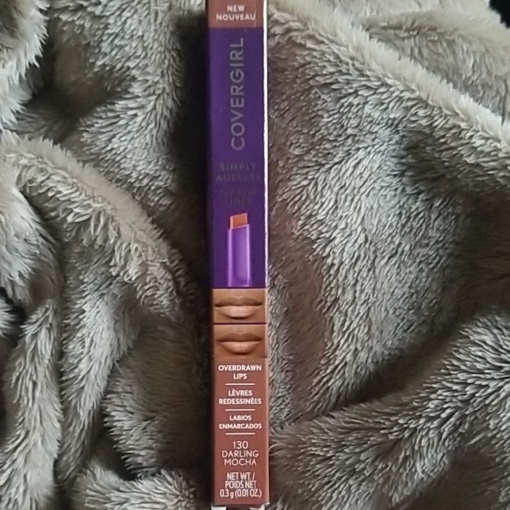 COVERGIRL Darling Mocha Simply Ageless Lipstick